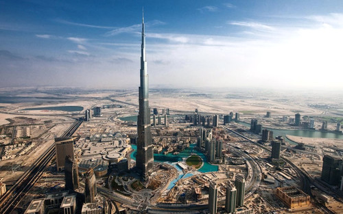 Самое высокое здание в мире Бурдж-Халифа в Дубае