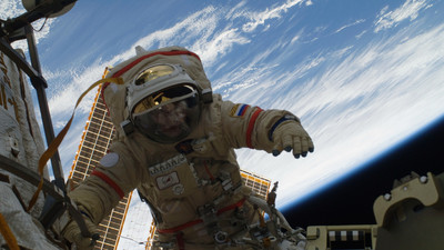 Космонавт воткрытом космосе